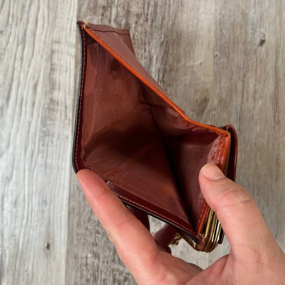 Vintage Brown Cowhide Leather Wallet with Coin Pouch Gold Clasp Grannycore Style - Picture 5 of 9